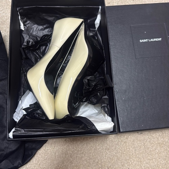 Saint Laurent Beige Pointed Toe Heels - Picture 3 of 6